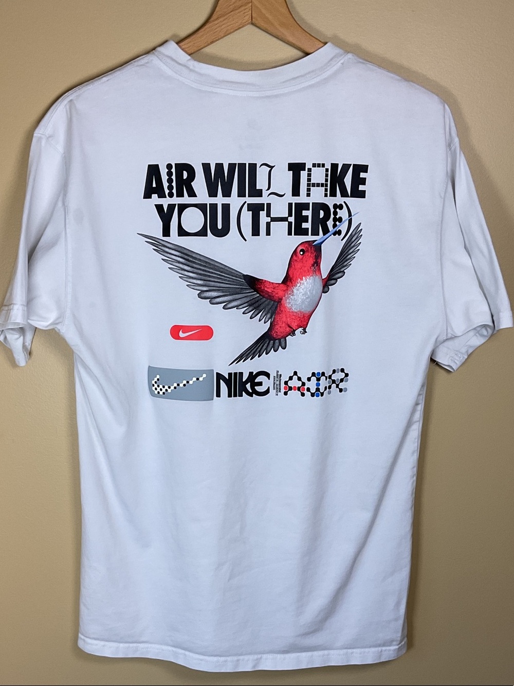 Nike Air White Short Sleeve Tee with Red Hummingbird Graphic Size S